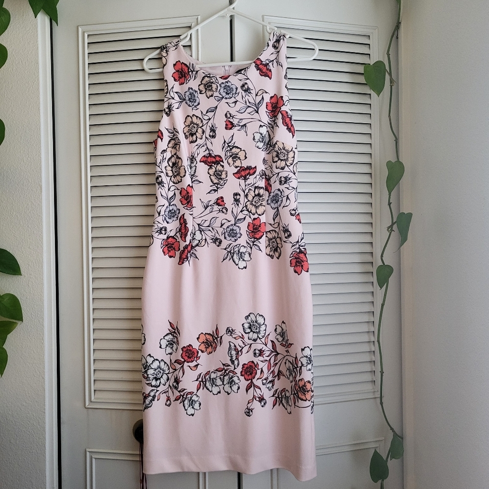 Ivanka Trump ‐ Floral Sleeveless Dress